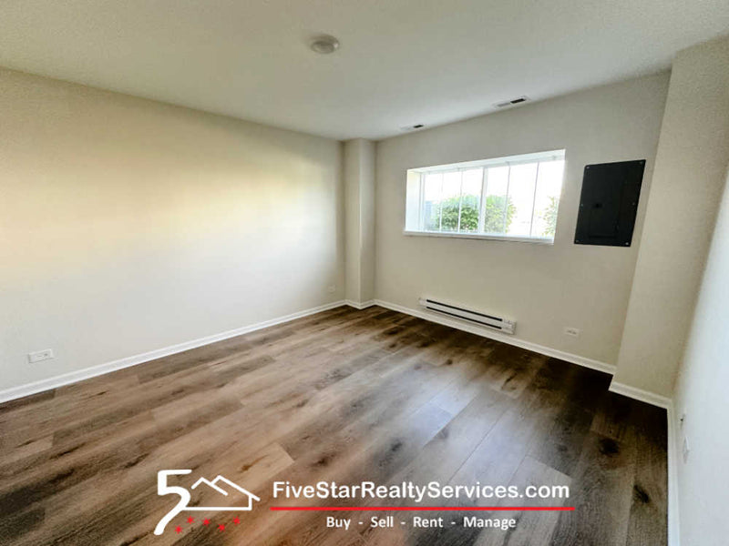 3 Bed 2 1/2 Bath  |  208 Goldenrod Dr  |  Elgin