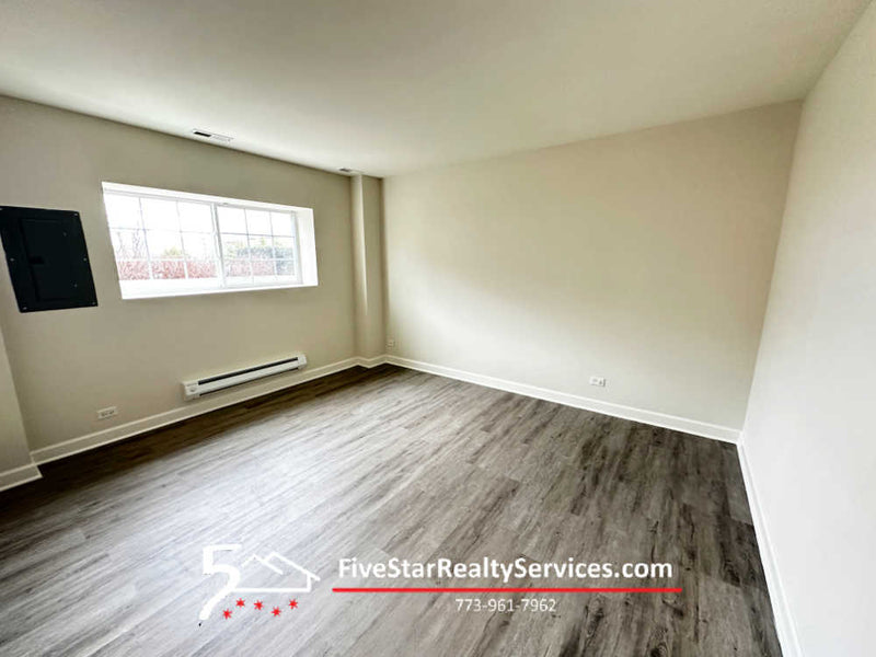 3 Bed 2 1/2 Bath + BONUS Rm  |  1665 Ruby Dr  |  Pingree Grove