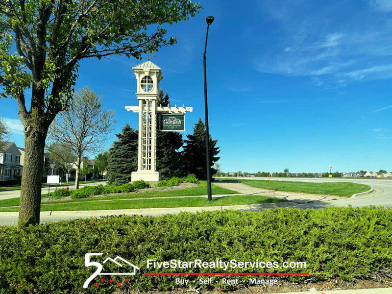 3 Bed 2 1/2 Bath  |  208 Goldenrod Dr  |  Elgin