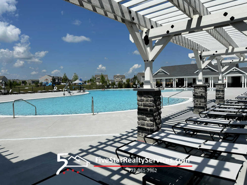 3 Bed 2 1/2 Bath + Bonus Rm  |  1447 Yosemite Way  |  Pinegree Grove