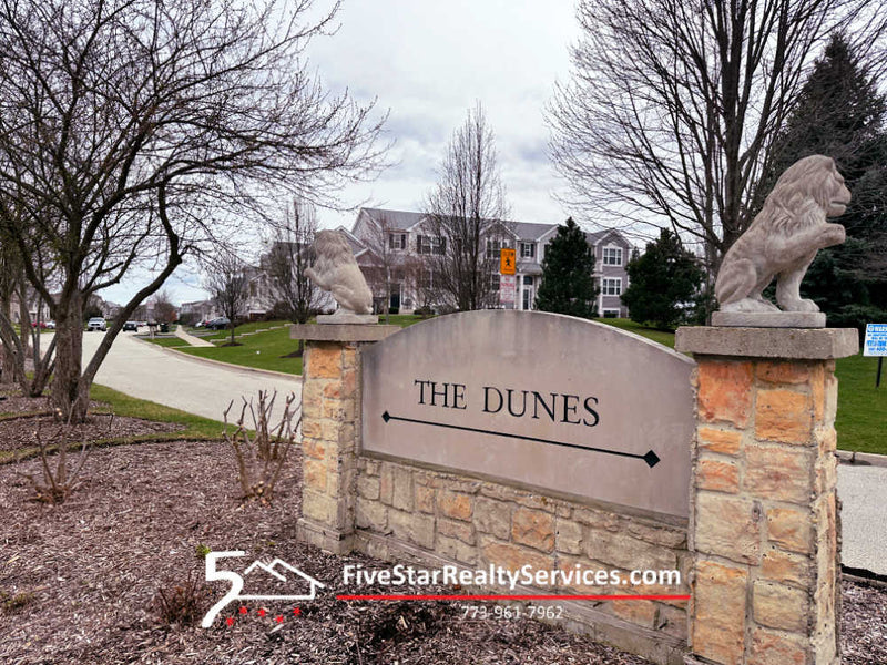 3 Bed 2 1/2 Bath + BONUS Rm  |  1665 Ruby Dr  |  Pingree Grove