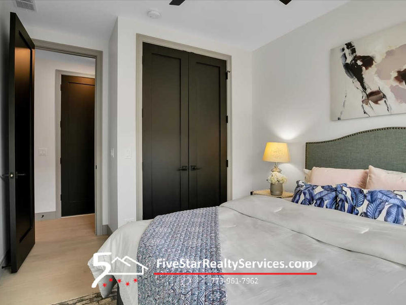 3 Bed 2 Bath  |  4235 S Champlain #3N  |  Bronzeville