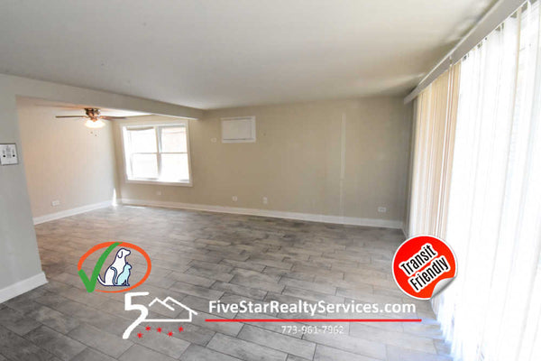 1 Bed 1 Bath  |  5727 S Kenton #1S  |  Midway